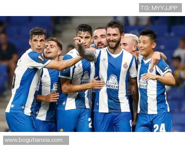 西班牙人对阵塞维利亚赛后球员评分分析与比赛亮点回顾 西班牙人对阵塞维利亚赛后球员评分分析与比赛亮点回顾